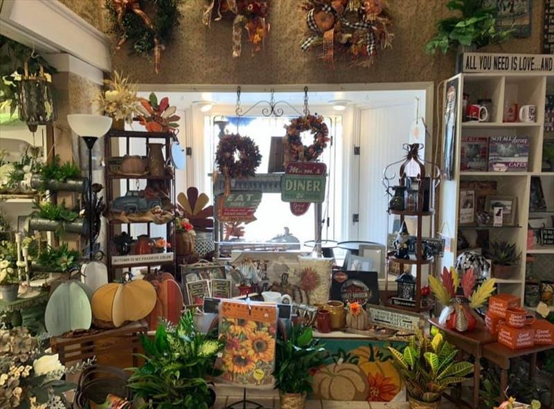 West And Witherspoon Florist/Gift Shop - Hopkinsville, KY - Slider 47